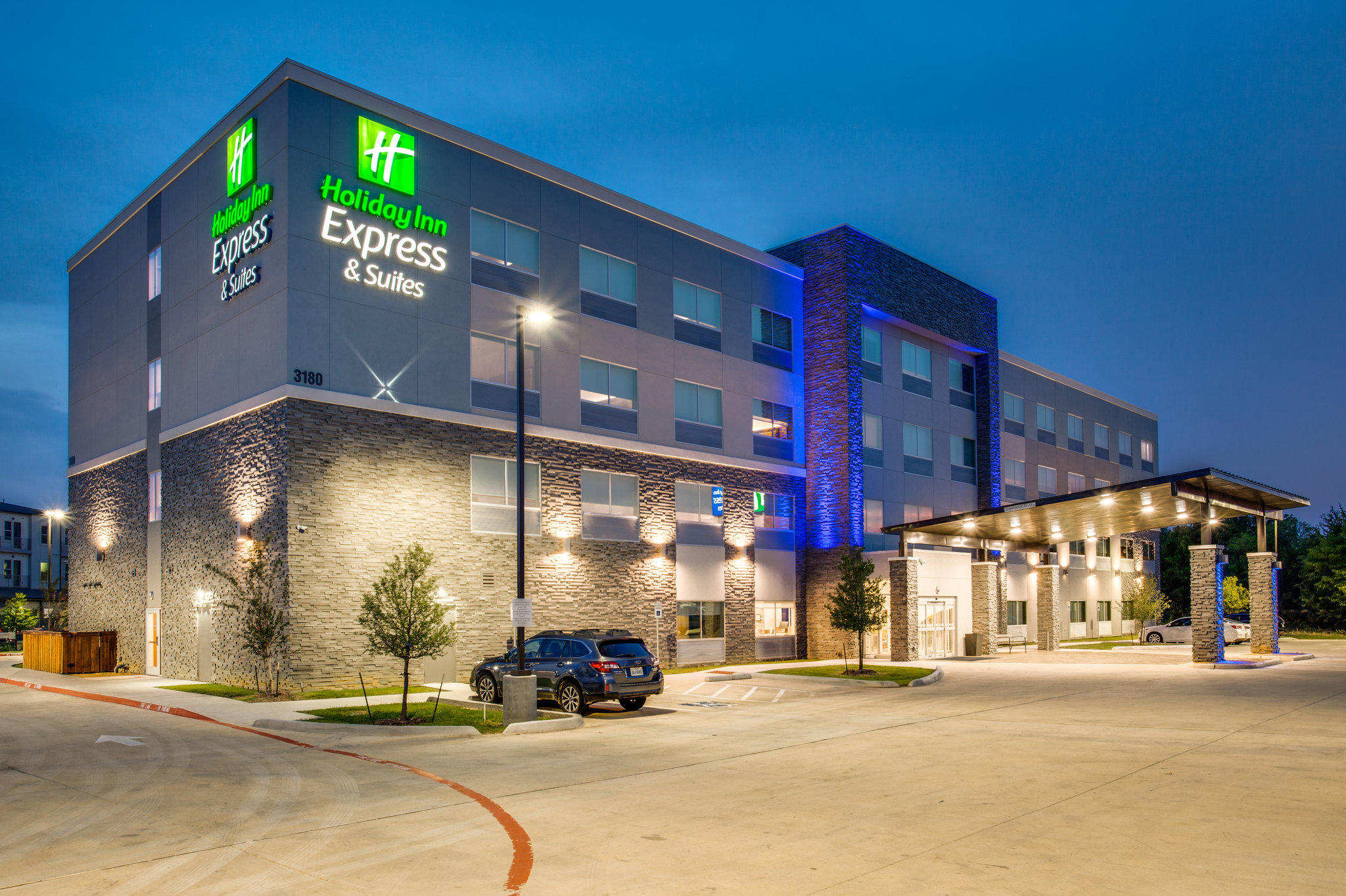 Holiday Inn Express & Suites Denton South Photo