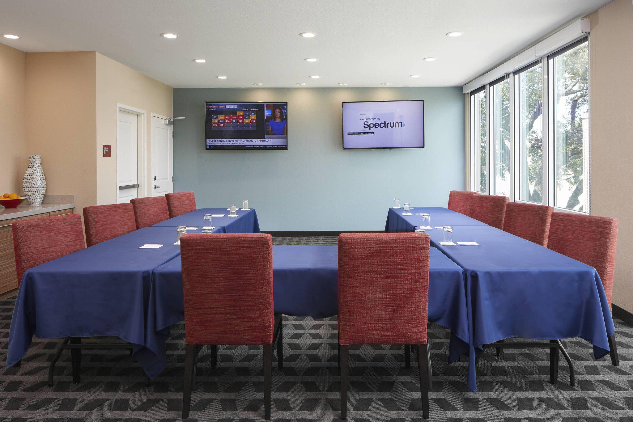 TownePlace Suites by Marriott Tampa South Photo