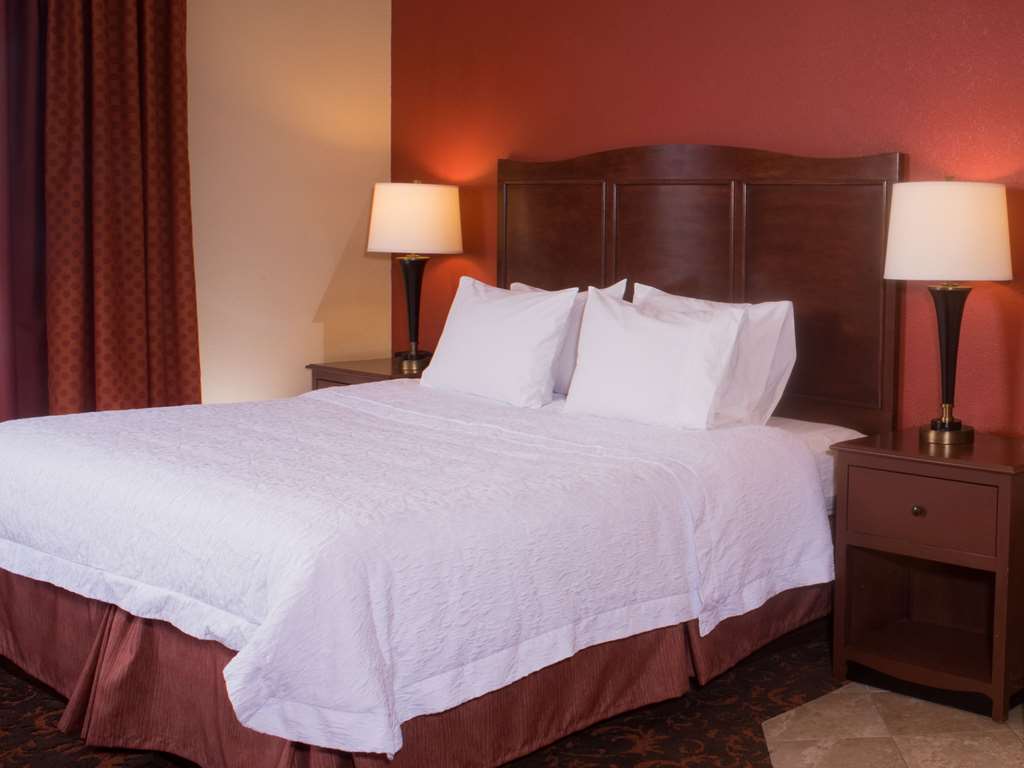 Hampton Inn & Suites Woodstock, VA Image