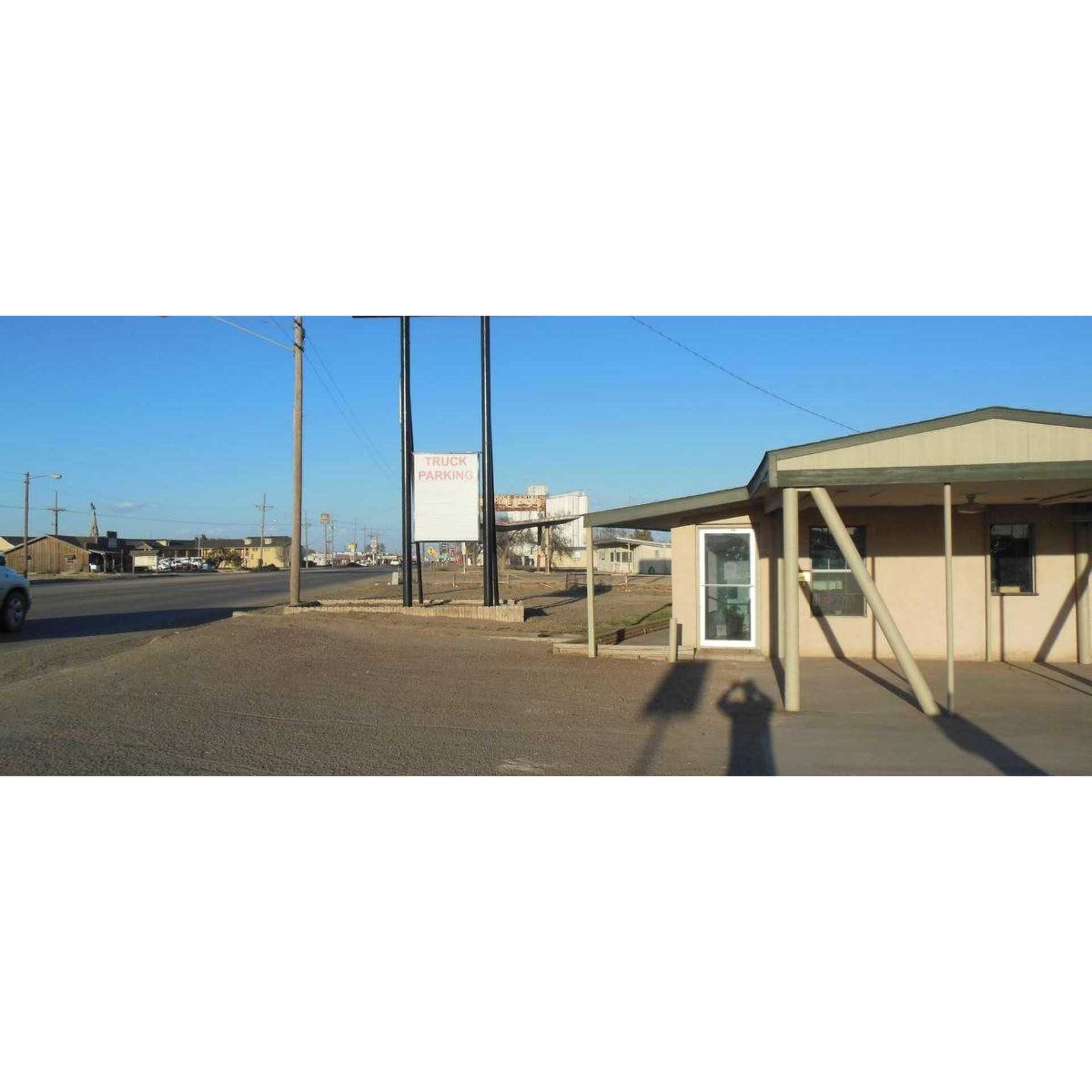 Budget Motor Inn Logo