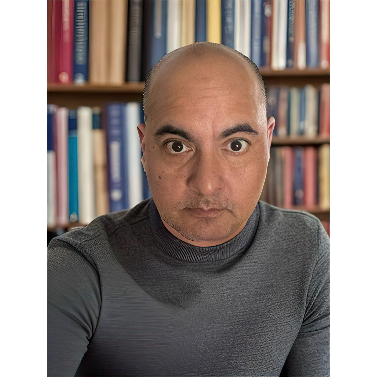 Headshot of Hector Ramirez