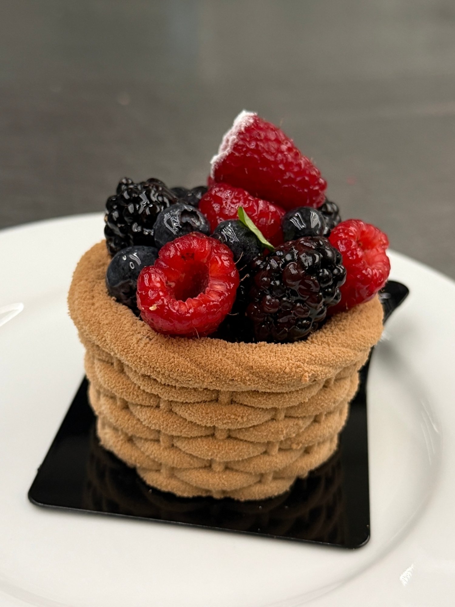 Berries Manjari Basket