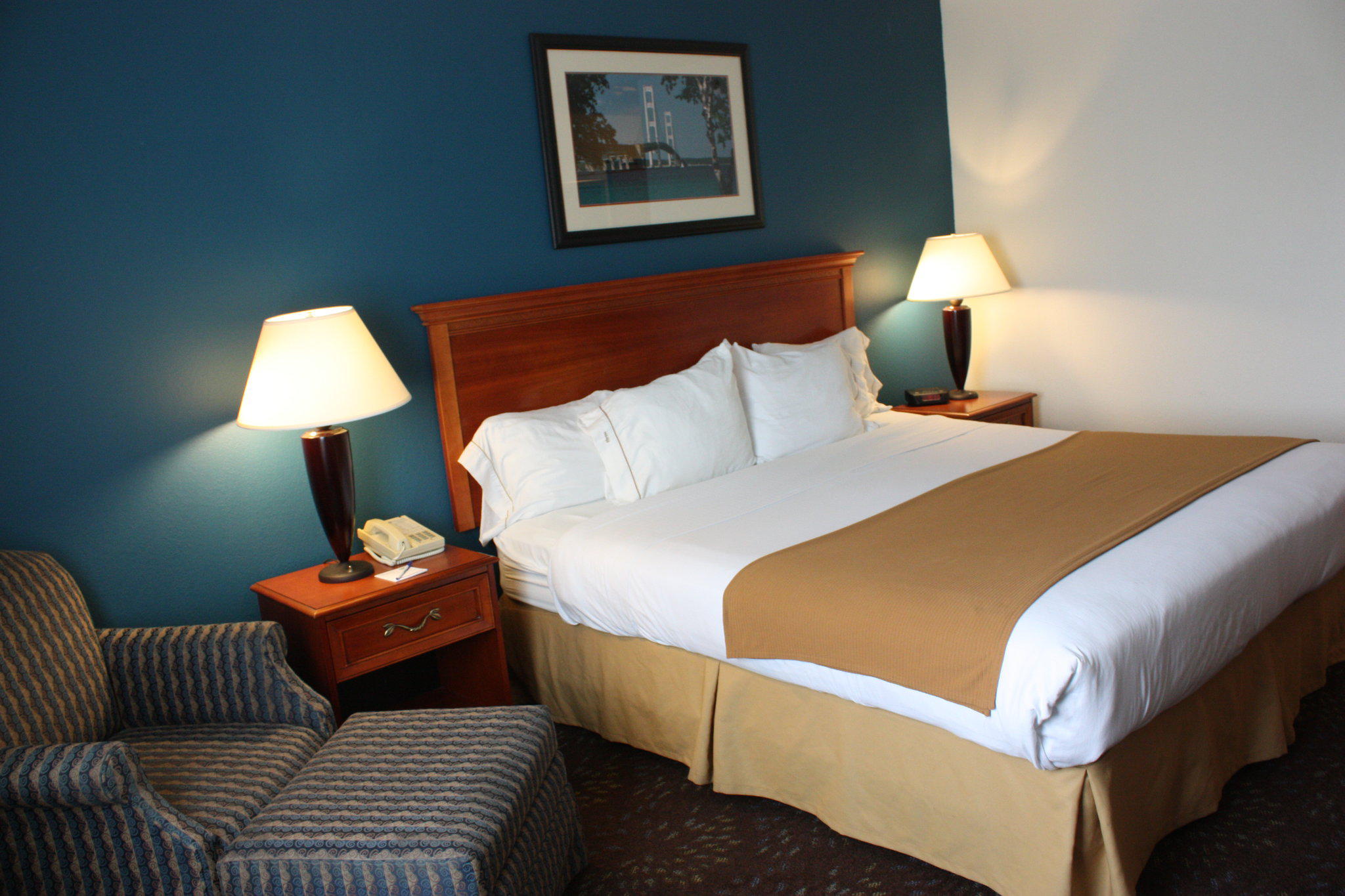 Holiday Inn Express Mackinaw City Photo