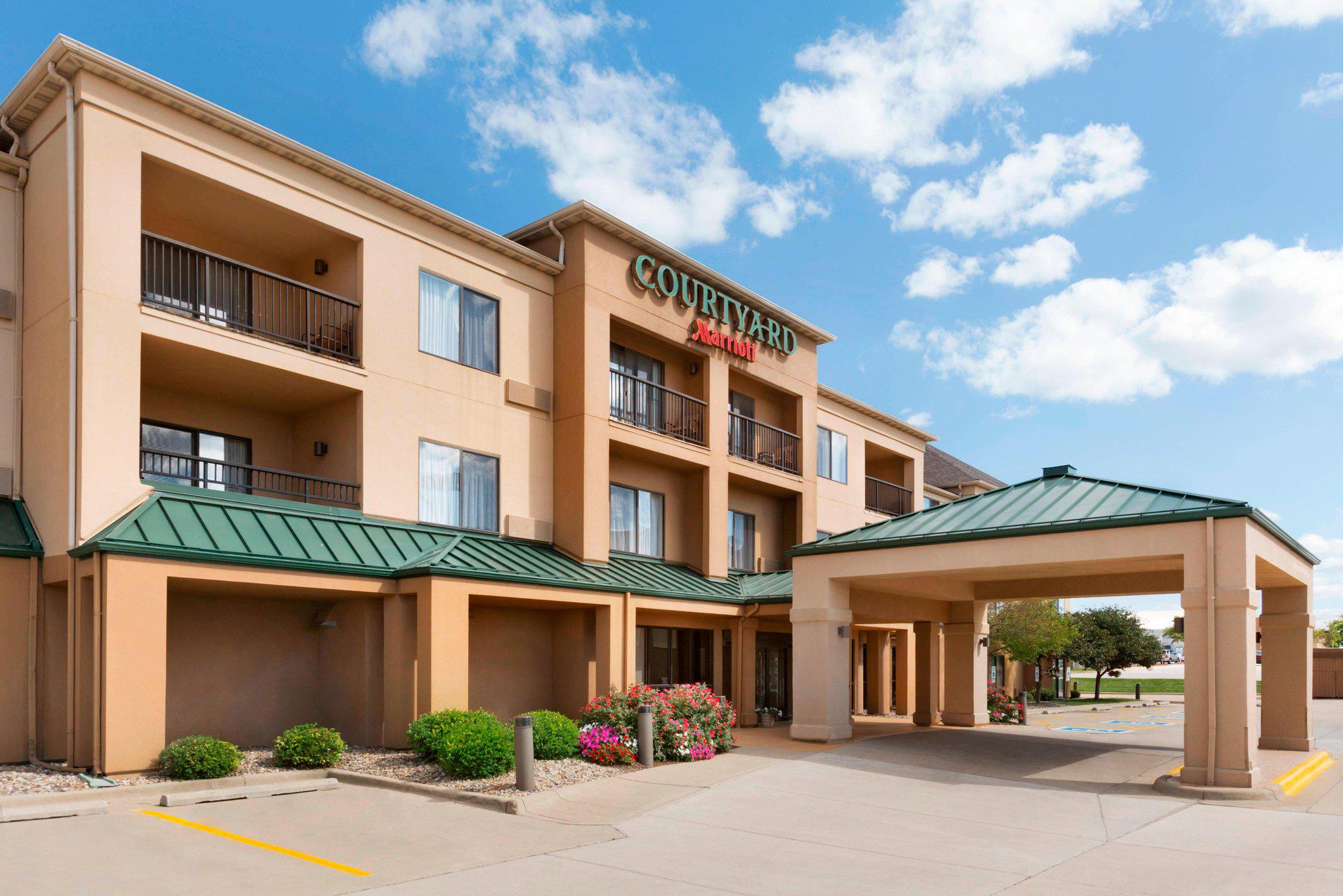 Courtyard by Marriott Bloomington Normal Photo