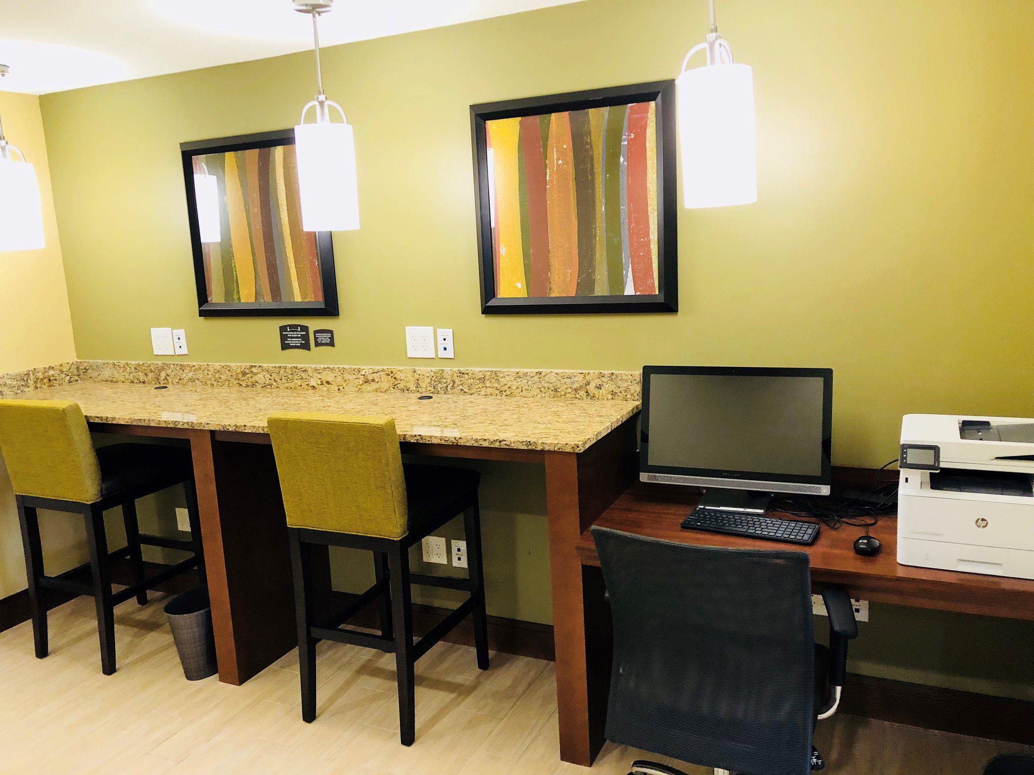 Staybridge Suites Lakeland West Photo