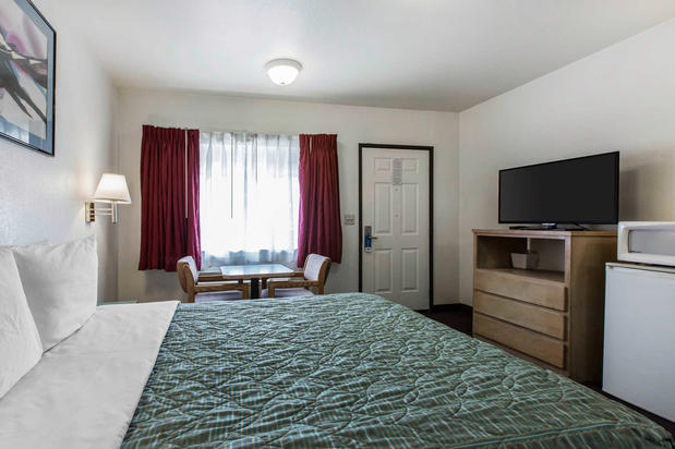 Images Rodeway Inn Beaumont I-10