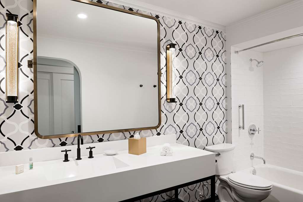 Hayes Mansion San Jose, Curio Collection by Hilton Image