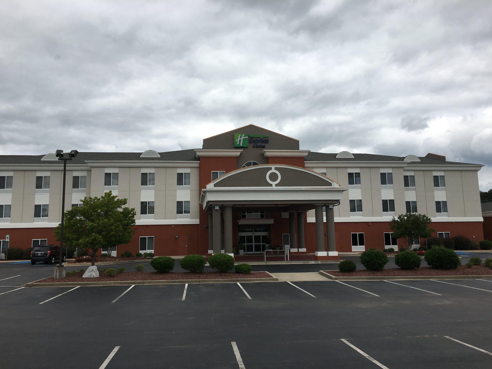 Holiday Inn Express & Suites Athens Photo