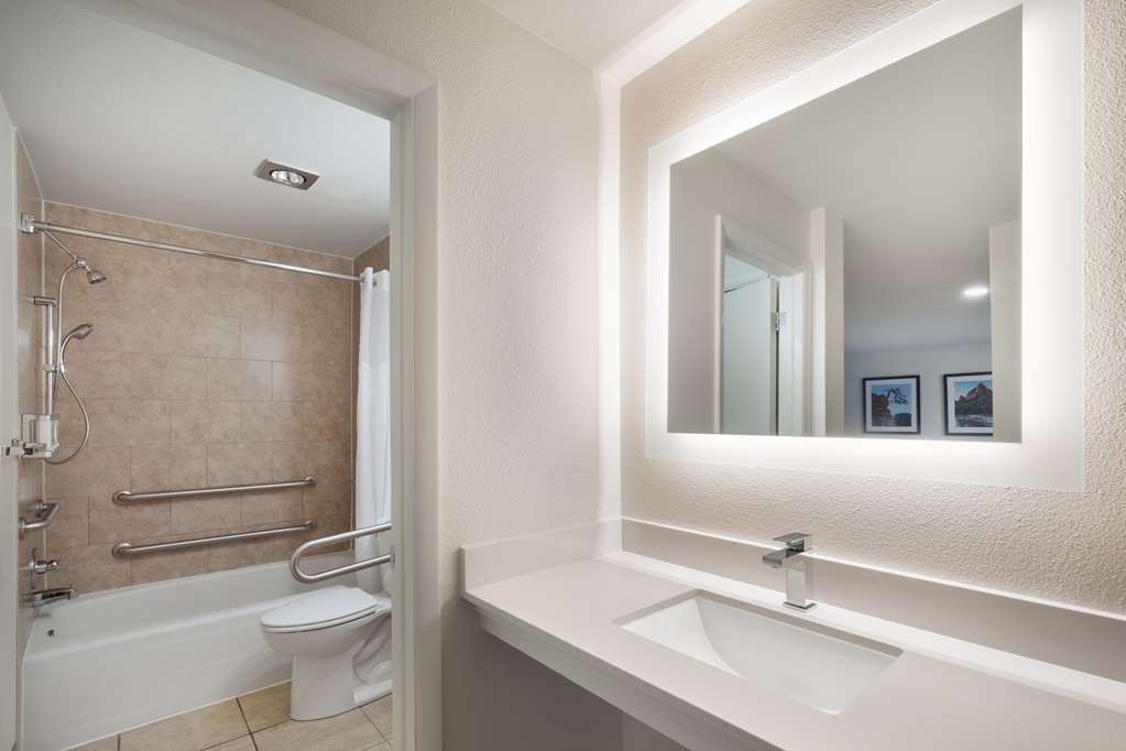 Best Western Red Hills Image