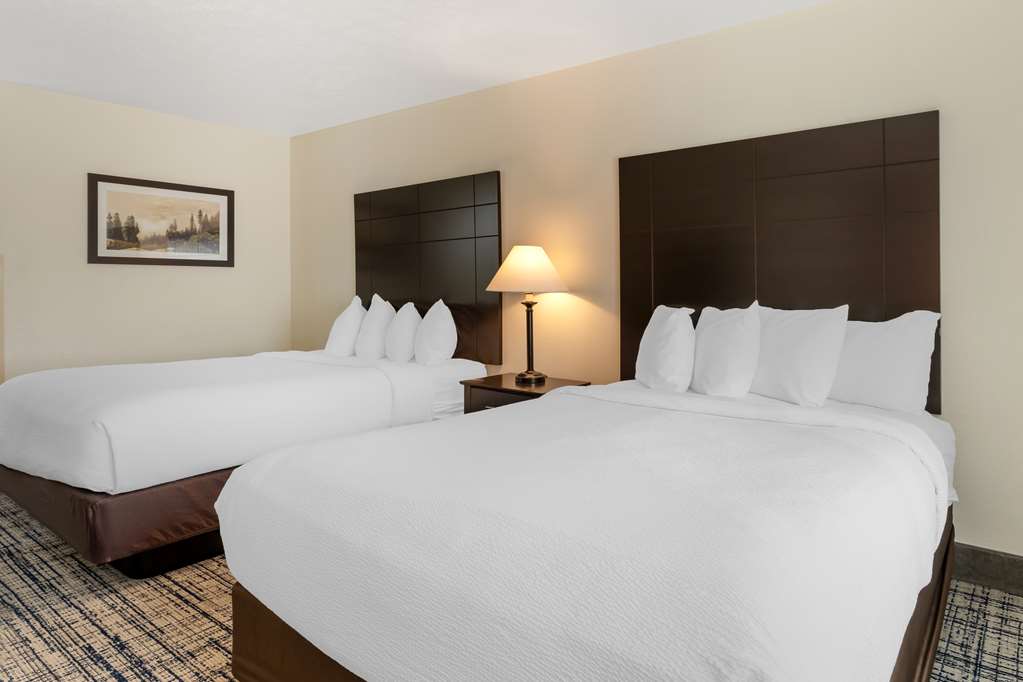 Best Western Visalia Hotel Image