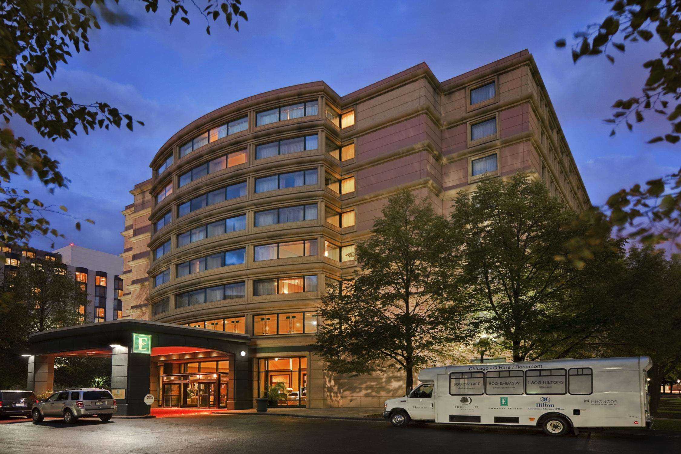 Embassy Suites by Hilton Chicago-O'Hare Rosemont Photo