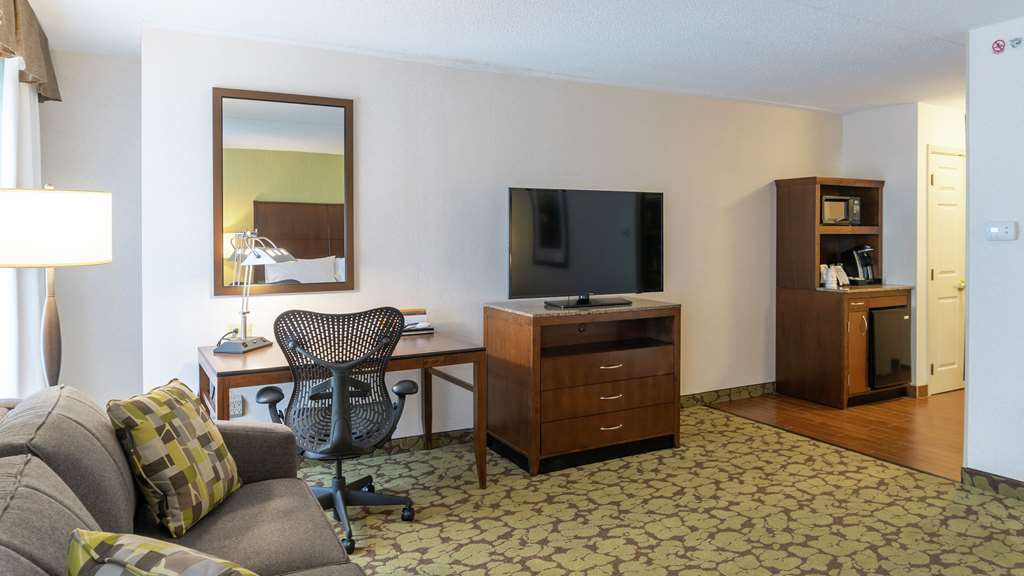 Hilton Garden Inn Plymouth Image