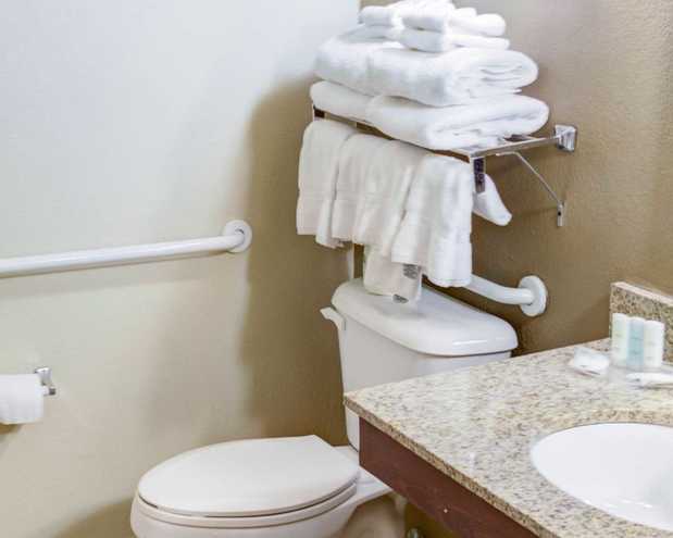Images Comfort Suites