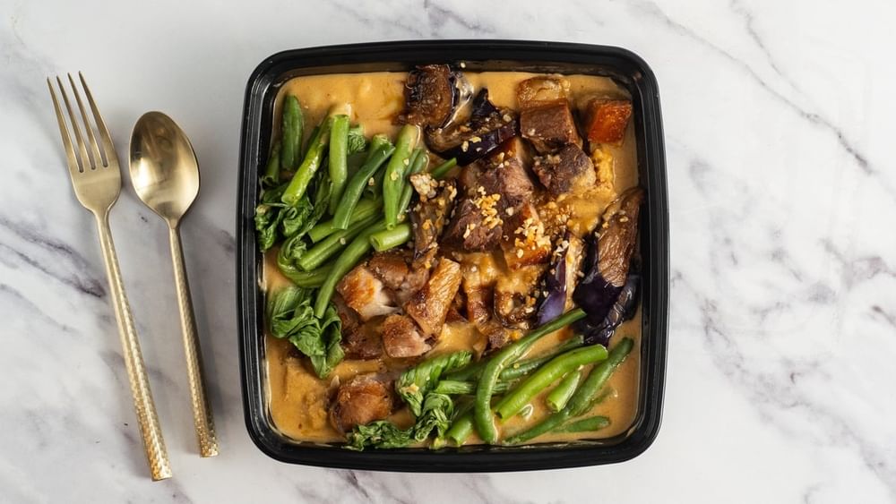 Crispy Kare Kare (Serve 2 to 4 Person)