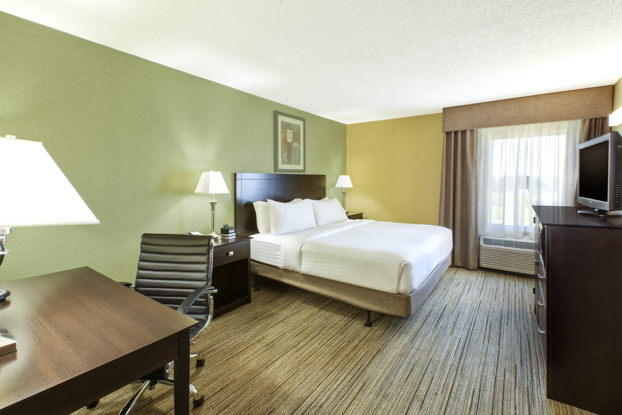 Holiday Inn Express & Suites Benton Harbor Photo