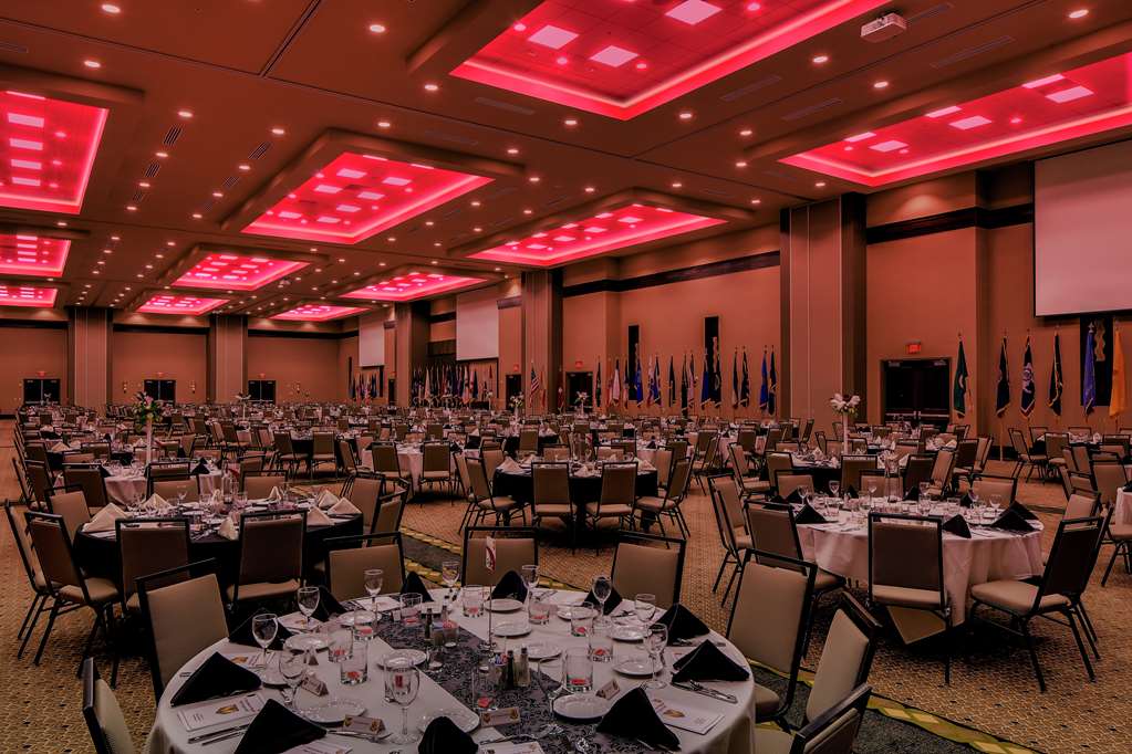 Hilton Garden Inn Manhattan Image