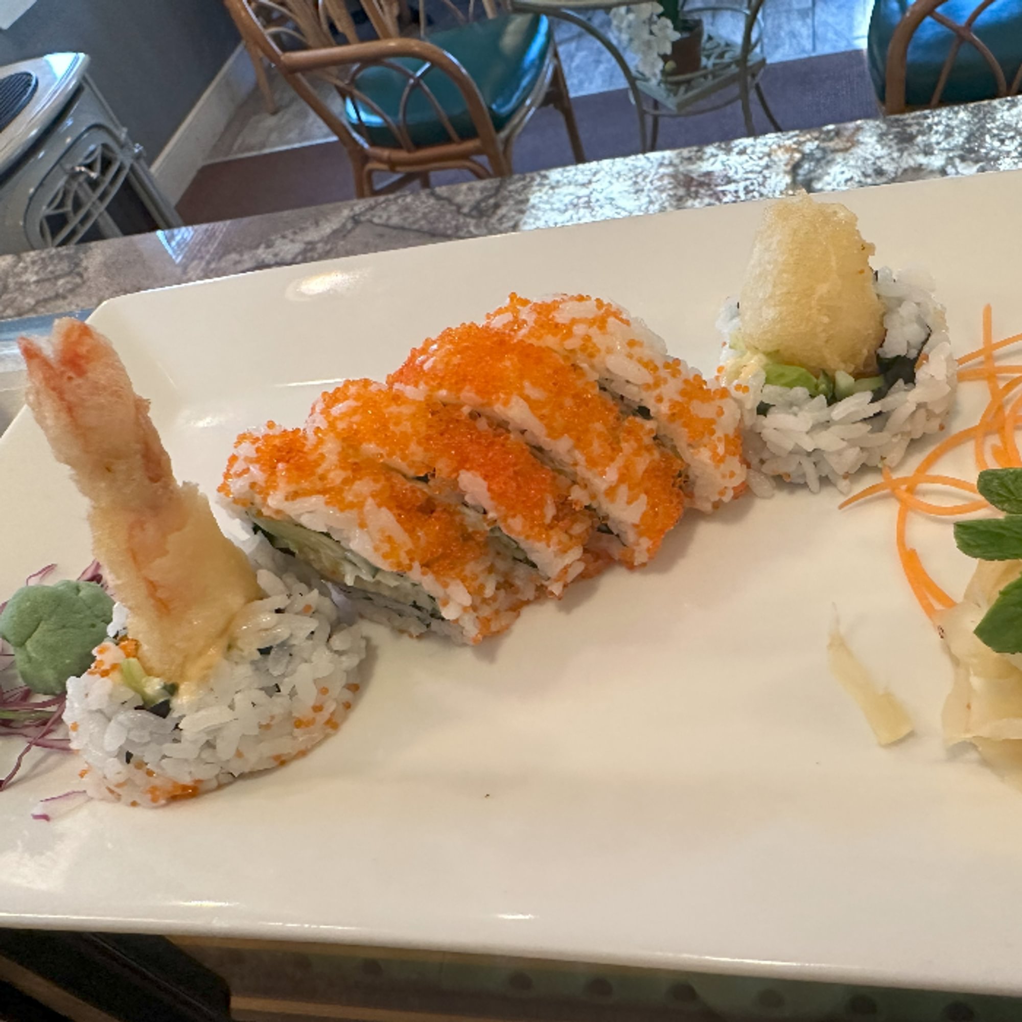 Spider Shrimp (Tobiko Outside)