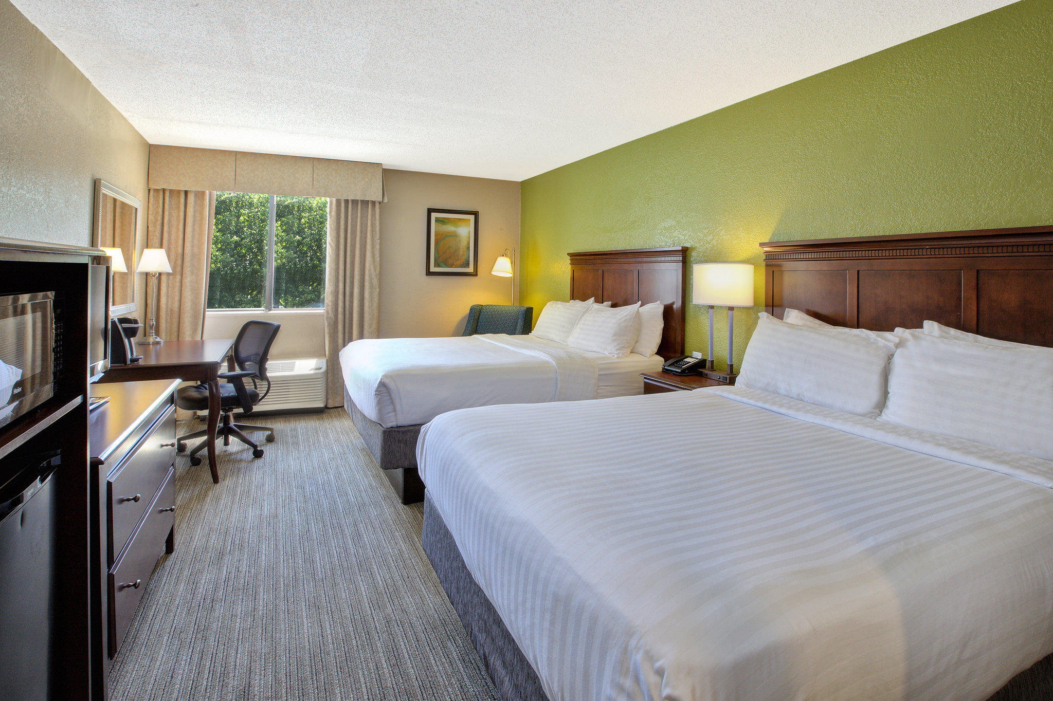 Holiday Inn Express & Suites Germantown - Gaithersburg Photo