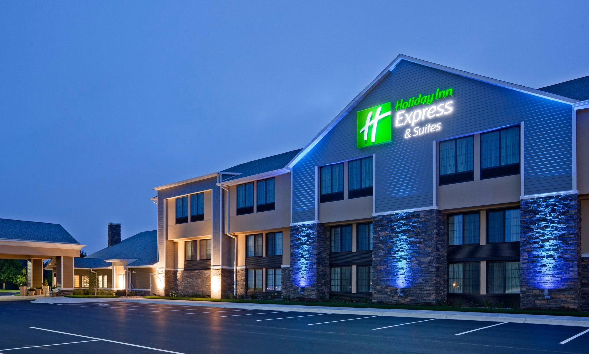 Holiday Inn Express & Suites Willmar Photo