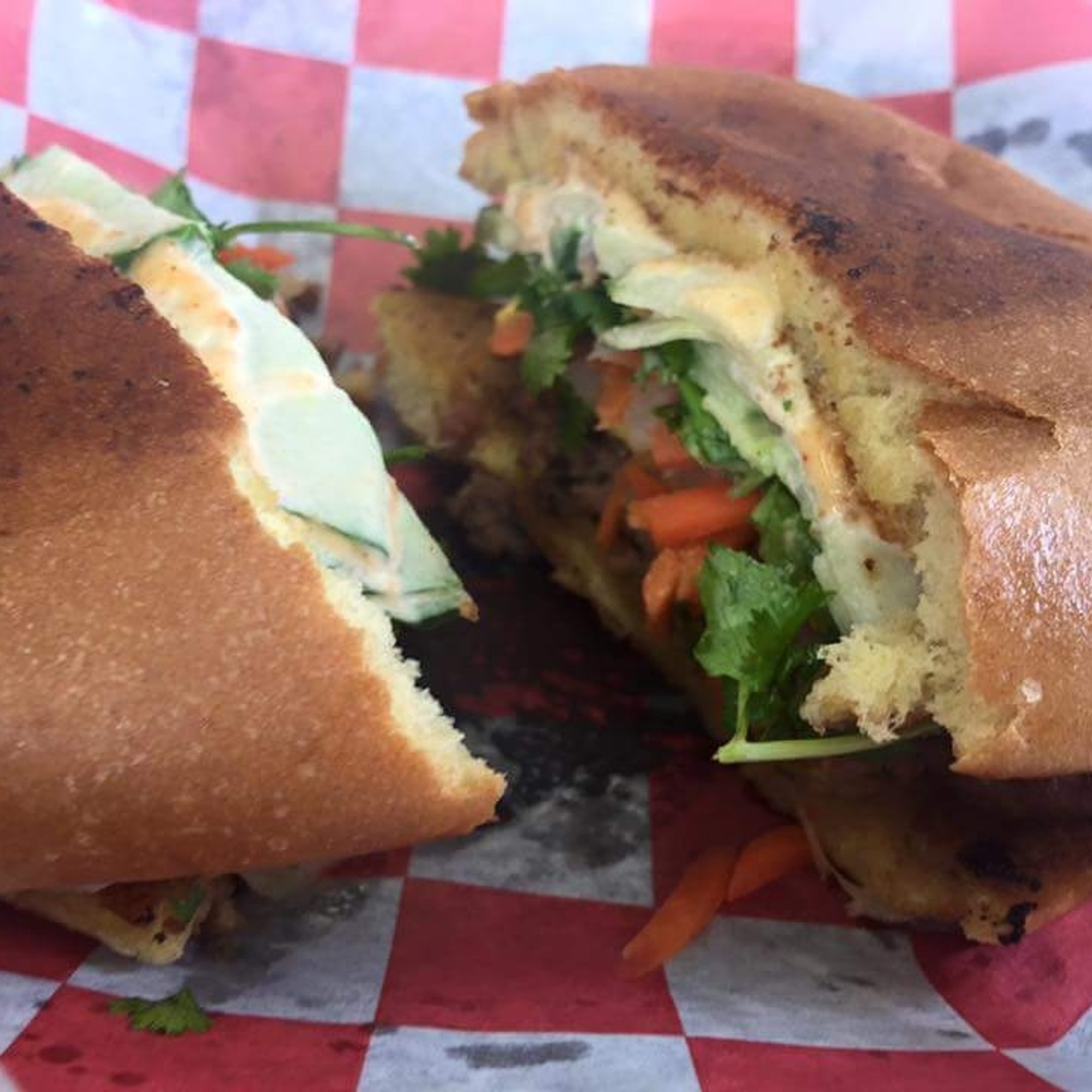 Knockout Burger (Vietnamese)