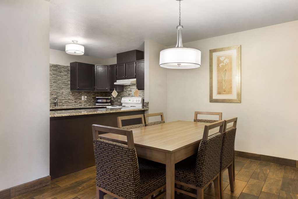 Best Western Plus Yakima Hotel Image