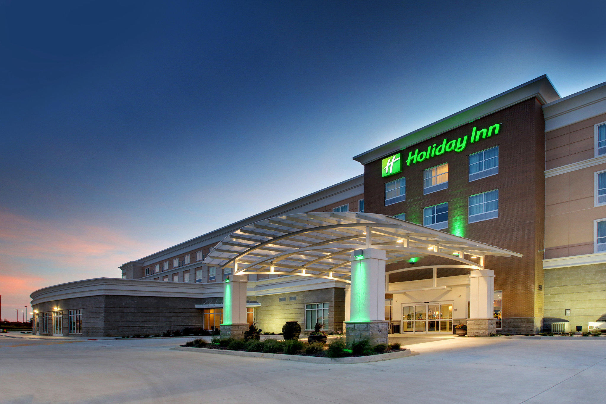 Holiday Inn & Suites Peoria at Grand Prairie Photo