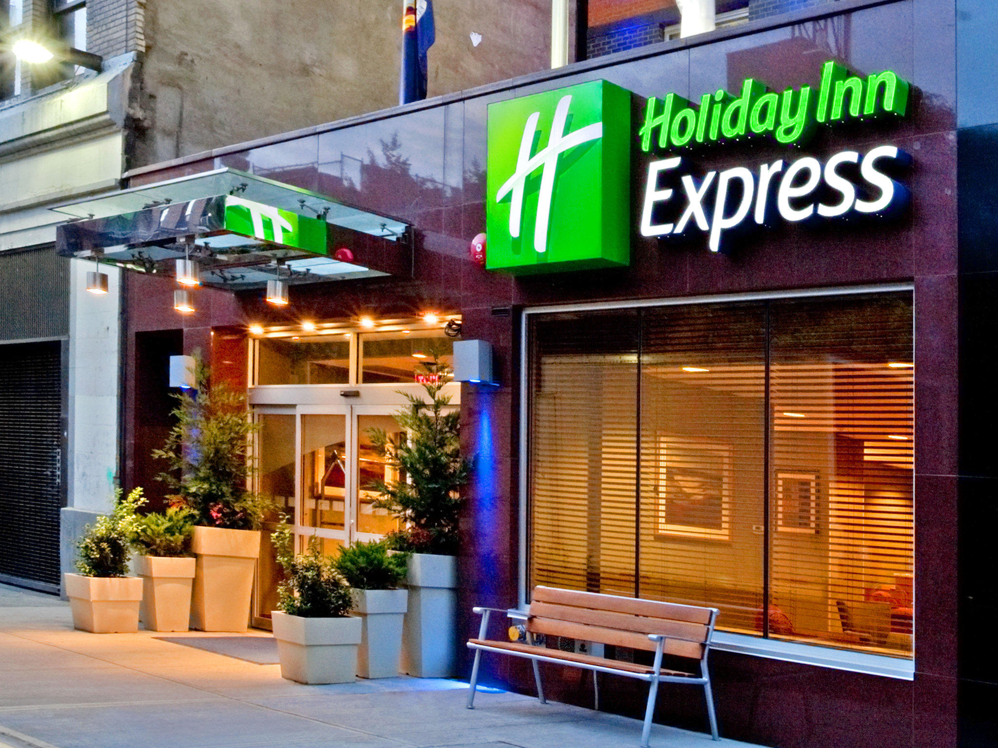 Holiday Inn Express New York City Times Square Photo