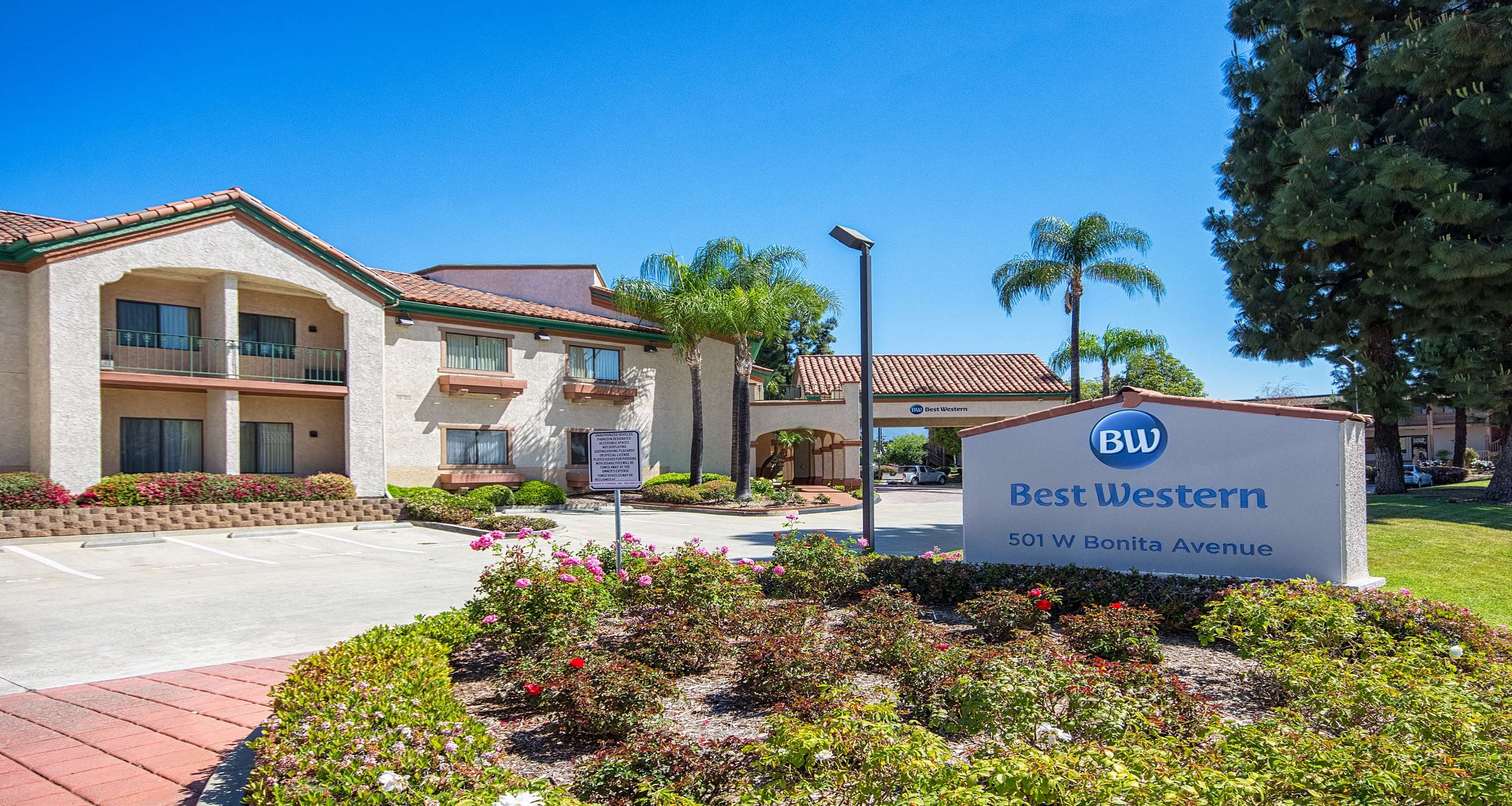 Best Western San Dimas Hotel & Suites Photo