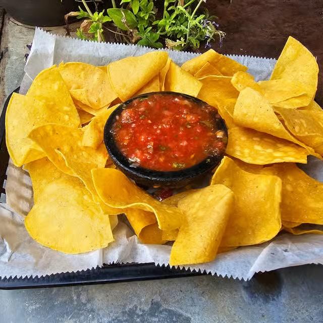 Salsa & Chips