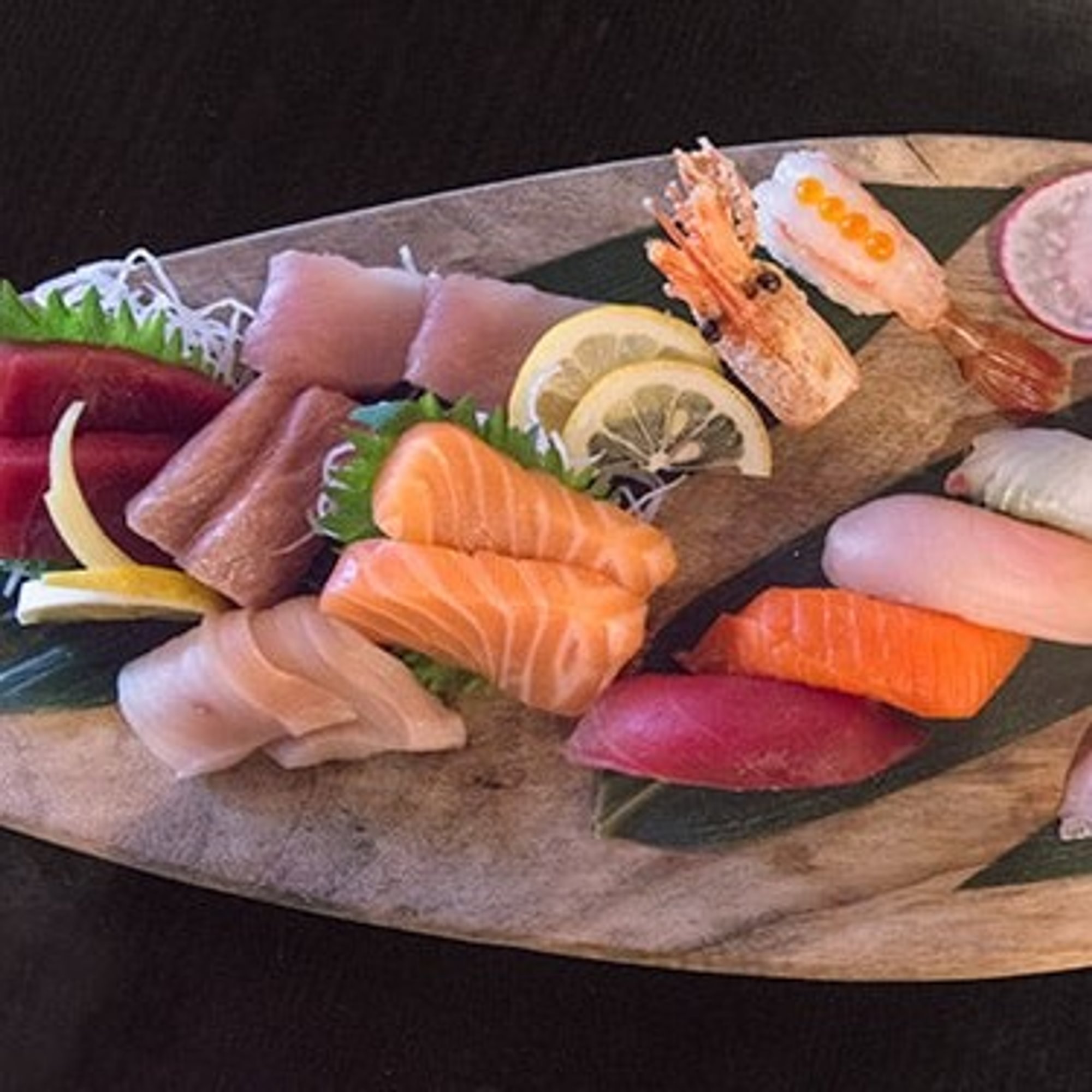Sashimi N Nigiri Platter*