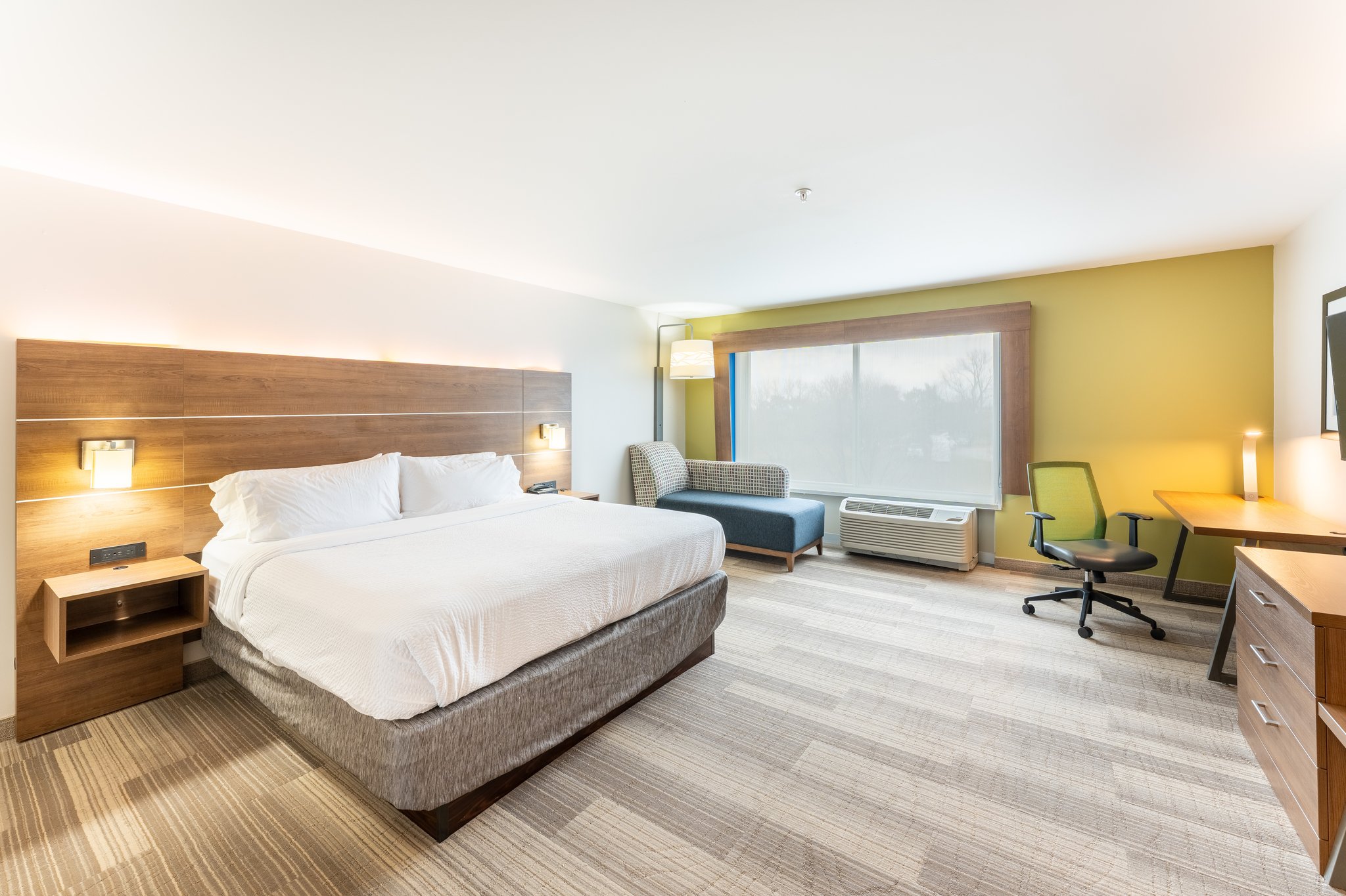 Holiday Inn Express & Suites Nashville North - Springfield by IHG Image