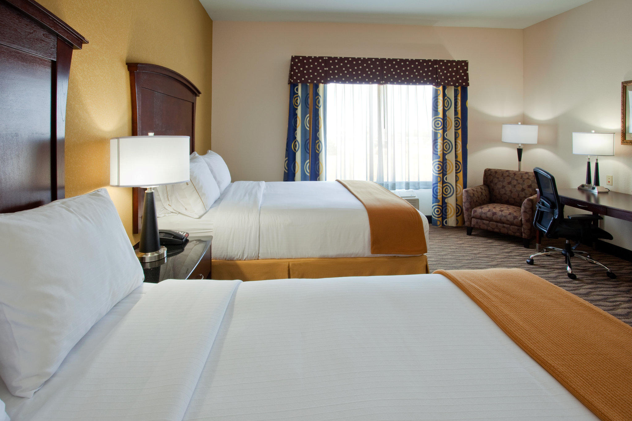 Holiday Inn Express & Suites Austin South-Buda Photo