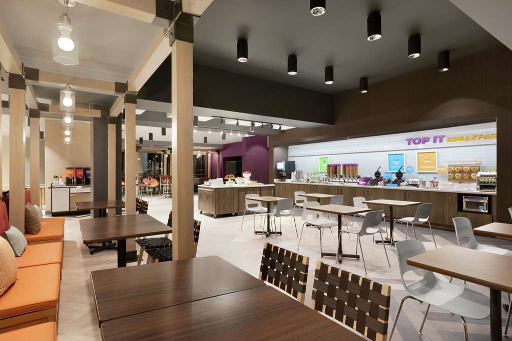 Tru by Hilton Albany Crossgates Mall Image