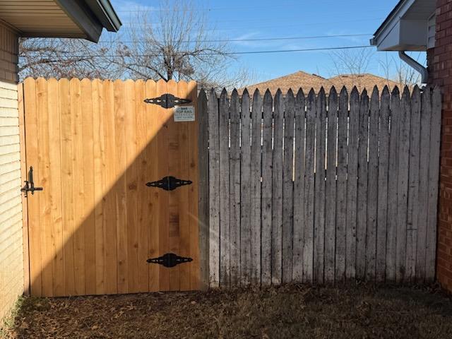 Top Rail Fence Oklahoma City Image