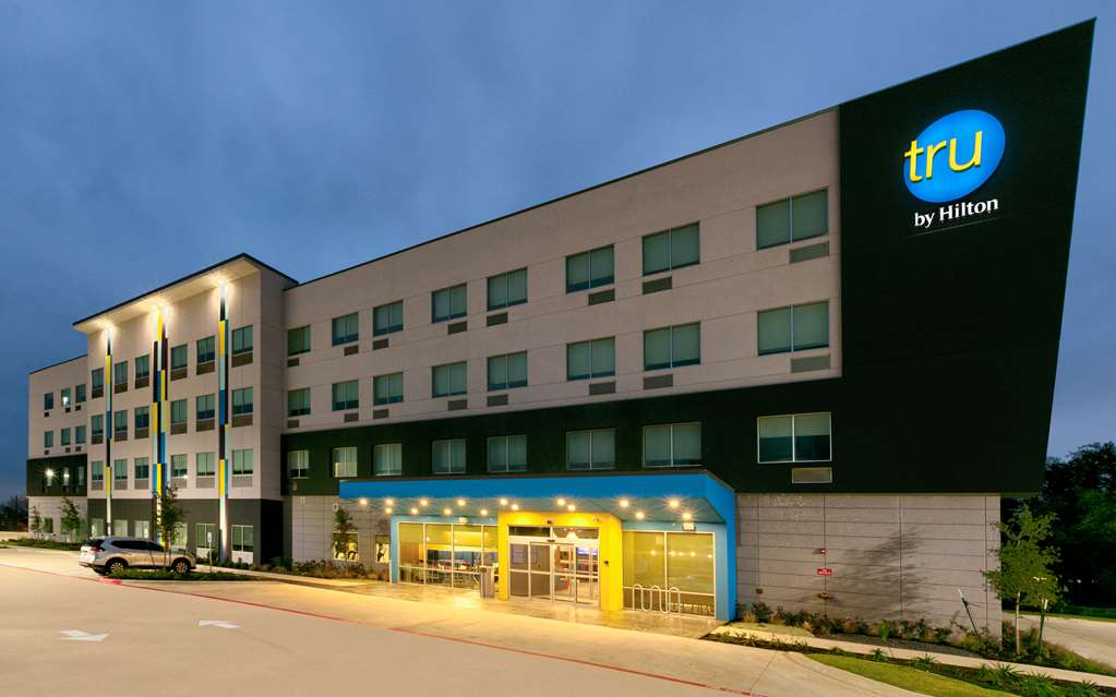 Tru by Hilton Austin NW Arboretum Image