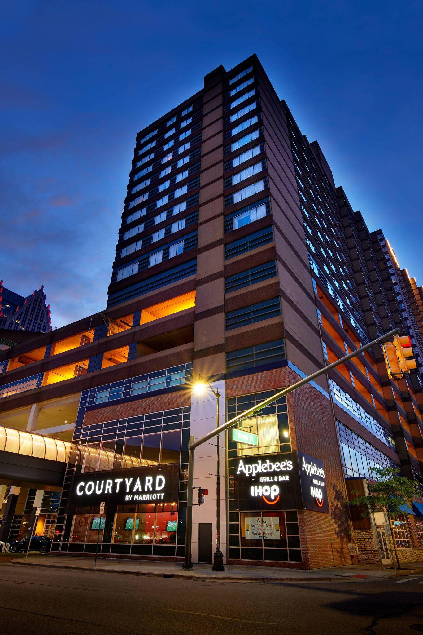 Courtyard by Marriott Detroit Downtown Photo