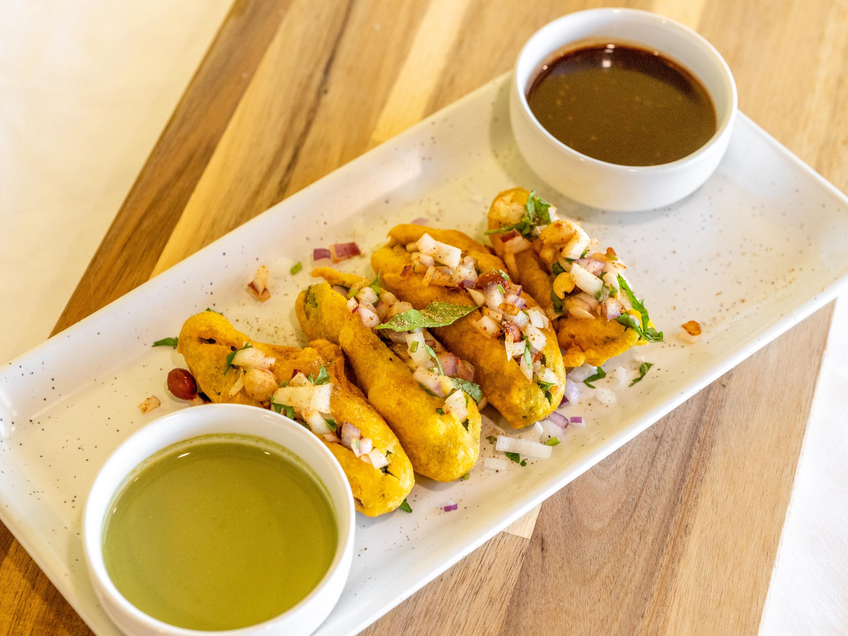 Onion Stuffed Mirchi Bajji (2/3 Pieces)