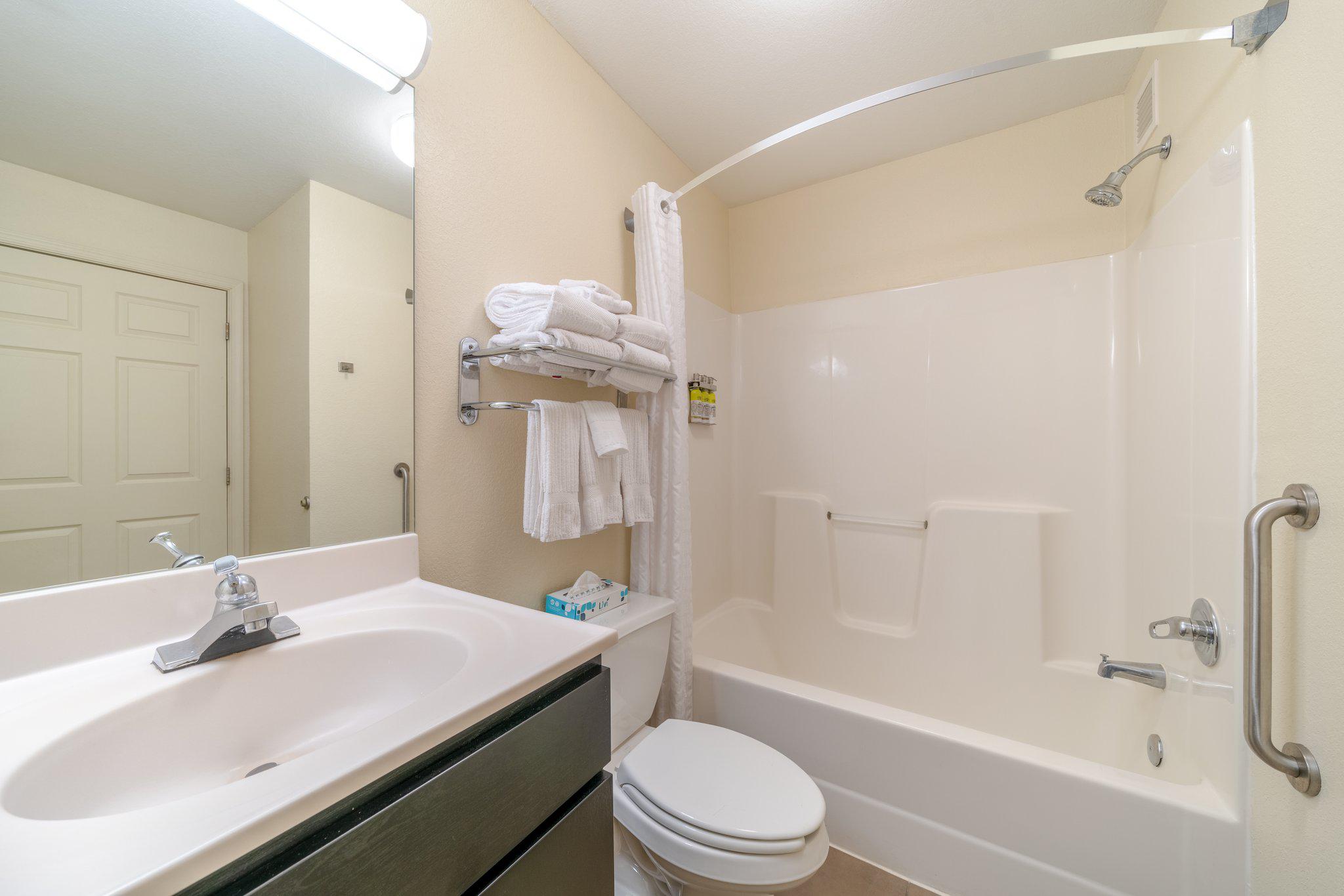 Candlewood Suites Washington-Fairfax Photo