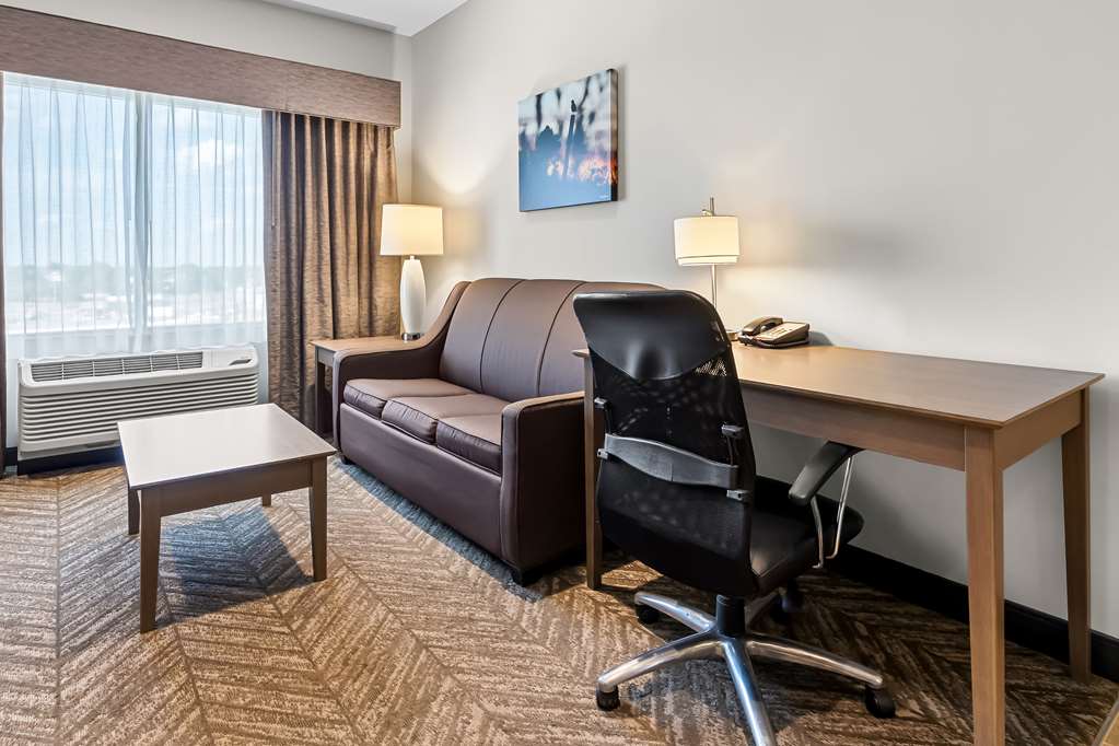 Best Western Plus Bolivar Hotel & Suites Image