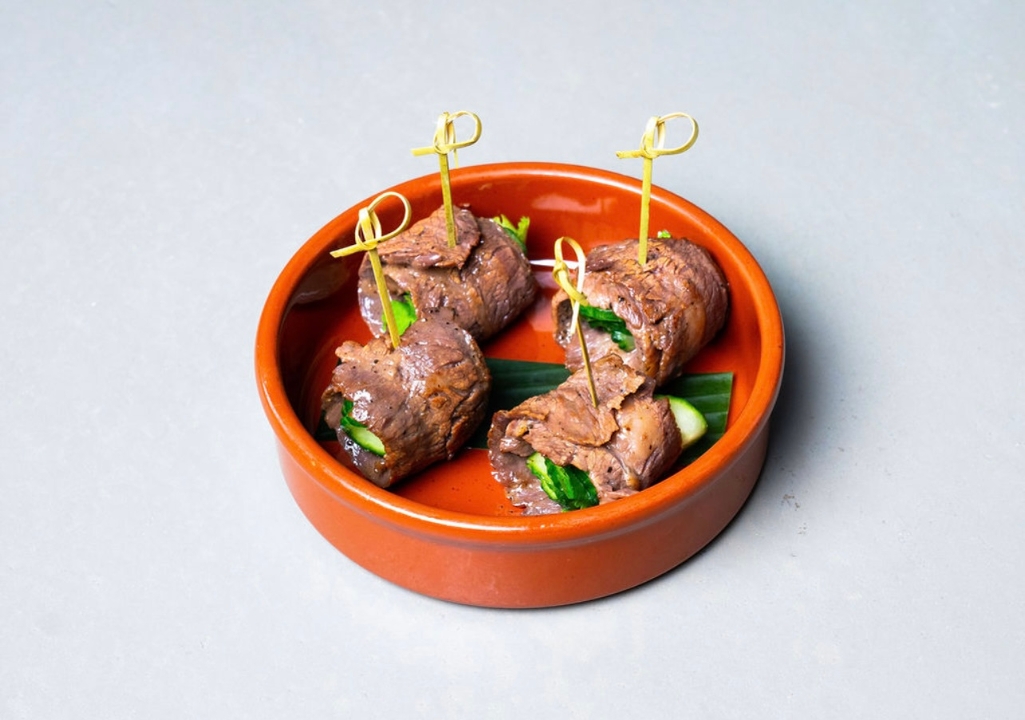 Neua Num Tok Rolls