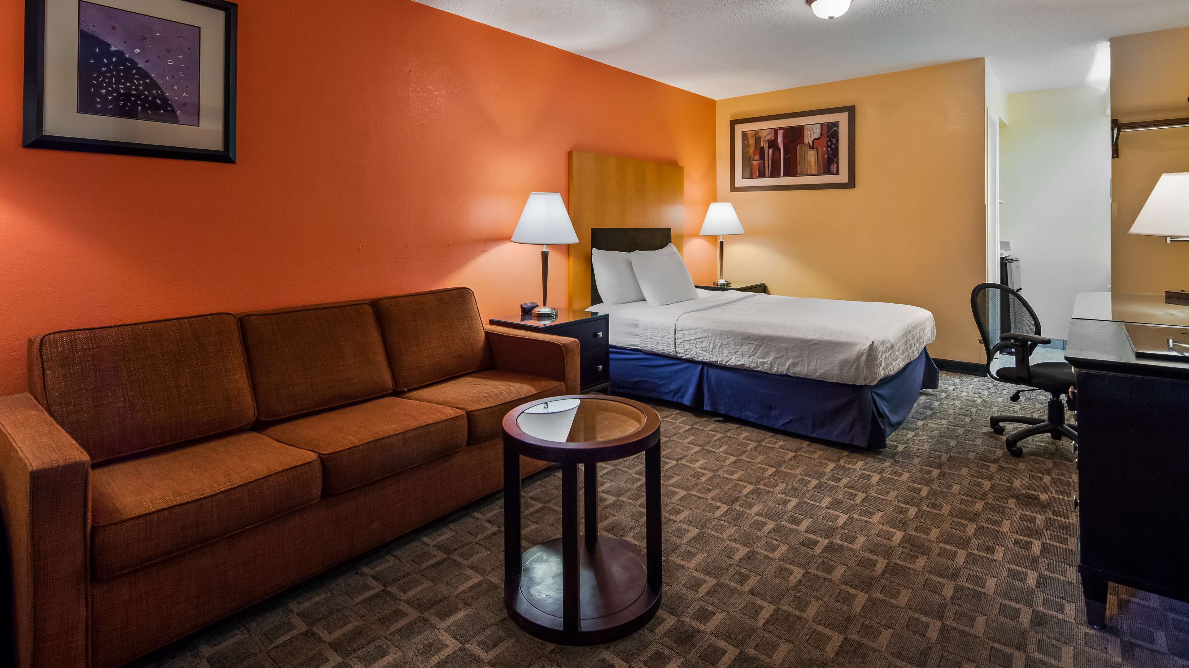 SureStay Plus Hotel by Best Western Fayetteville Photo