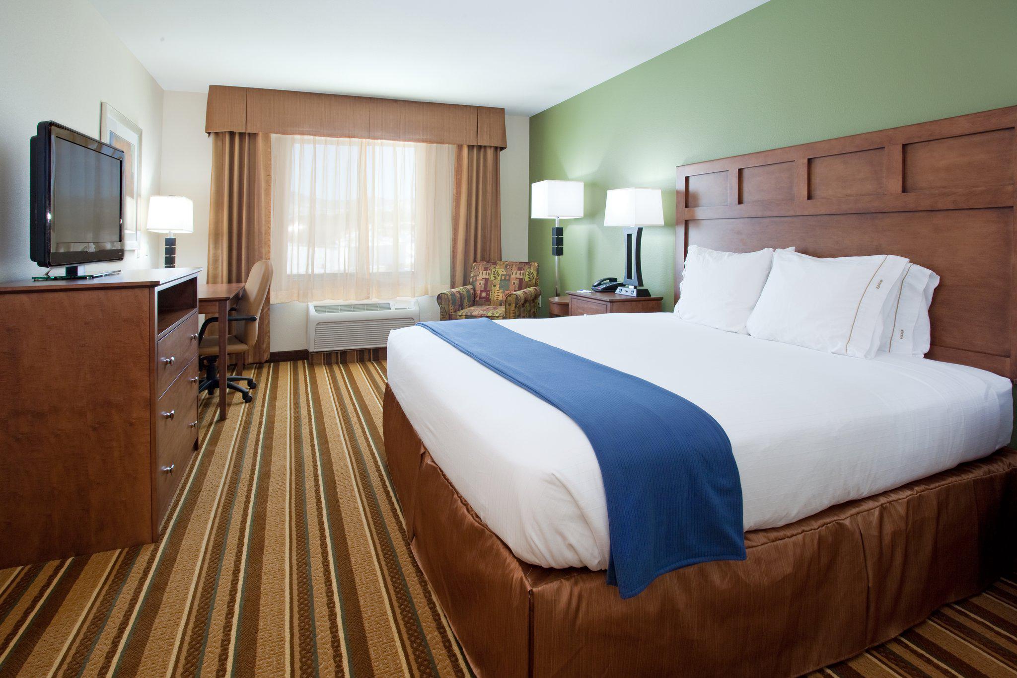 Holiday Inn Express & Suites Los Alamos Entrada Park Photo