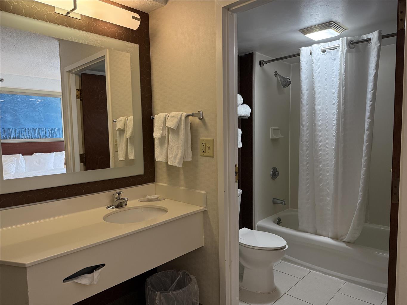 The Peoria Hotel, SureStay Collection by Best Western Image