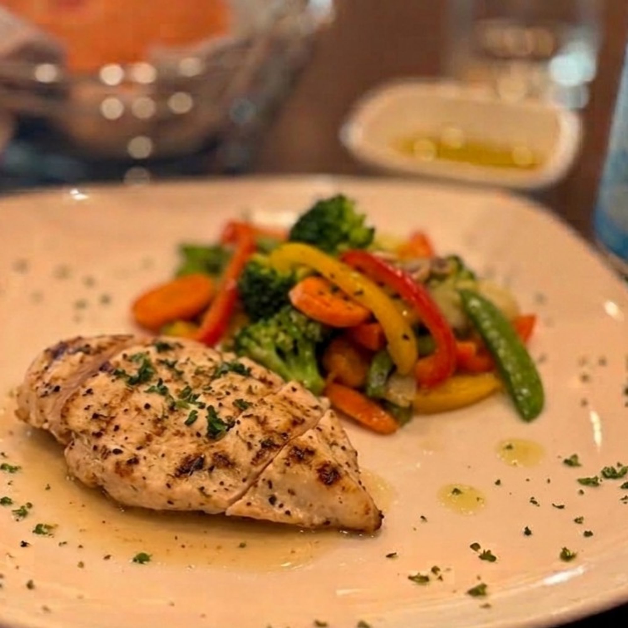 Kid's Grilled Chicken w/Veg