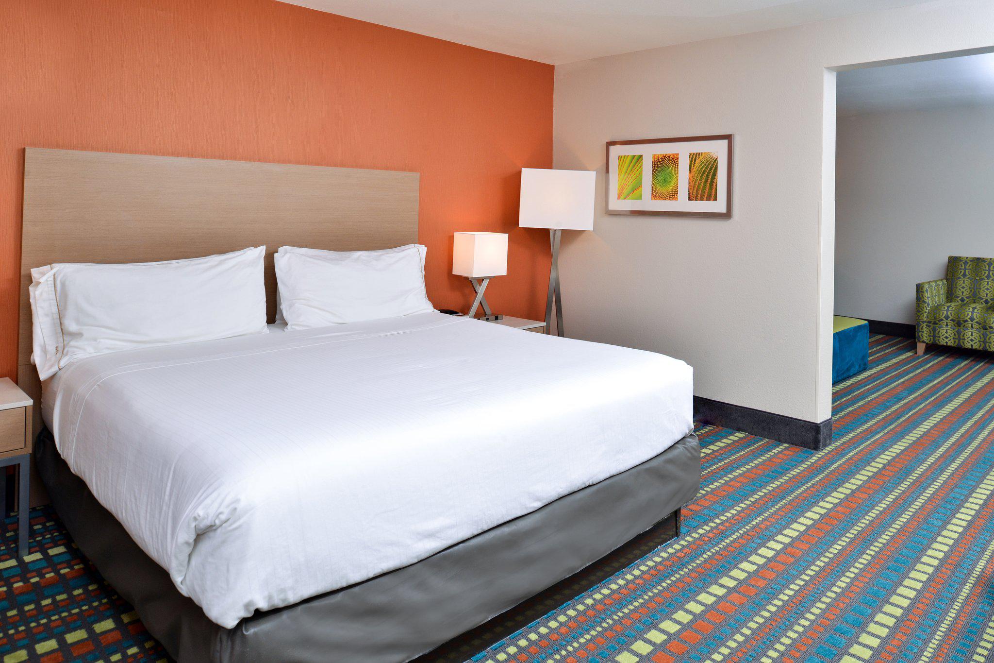 Holiday Inn Express Albuquerque N - Bernalillo Photo