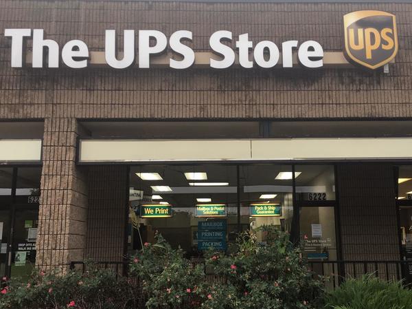 Facade of The UPS Store Raytown