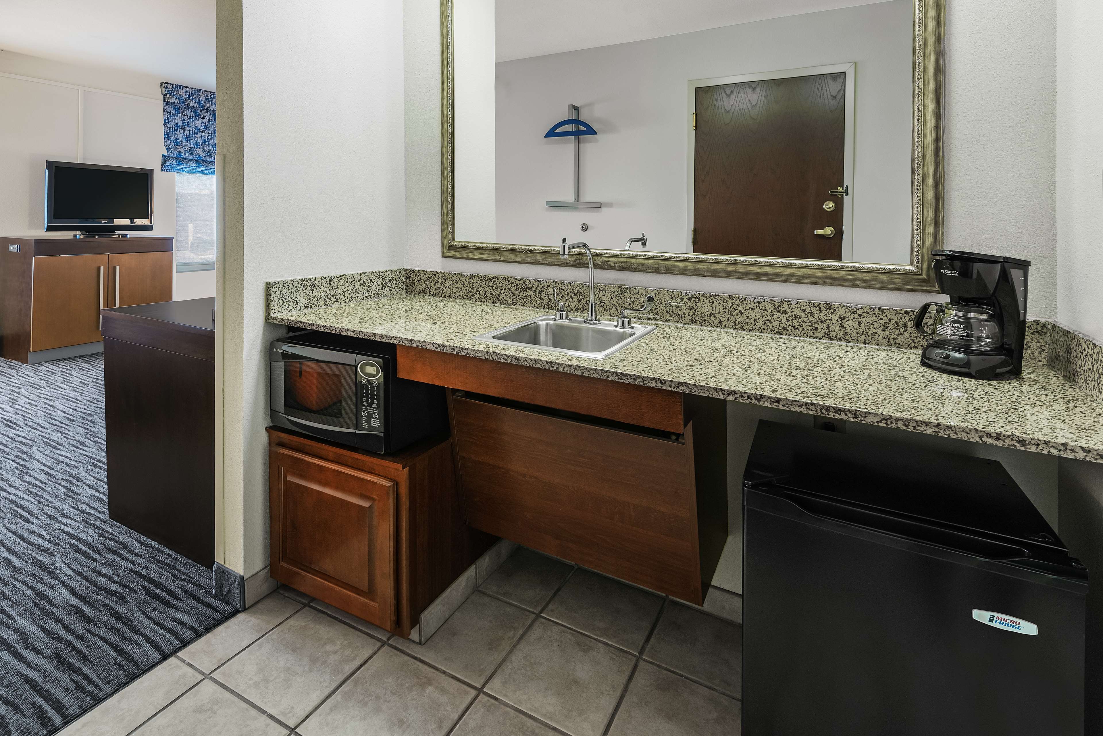 Hampton Inn & Suites San Marcos Photo