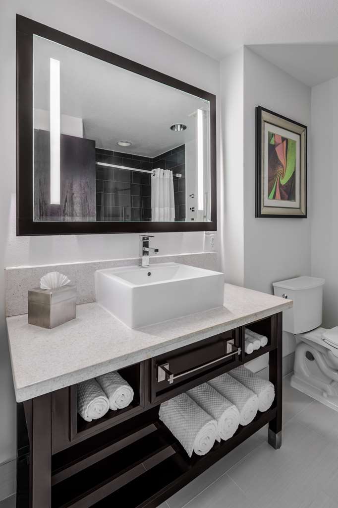 DoubleTree by Hilton Sarasota Bradenton Airport Image