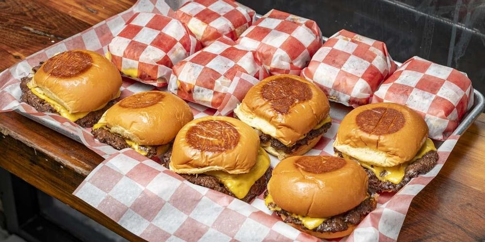Burger Tray (Feeds 12-14 People)