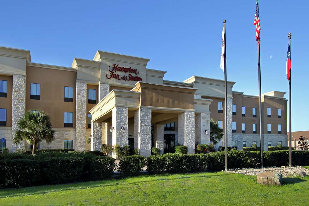 Hampton Inn & Suites Buffalo Image